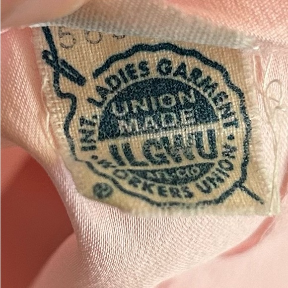 Vintage 1960s Pale Pink Asymmetrical Peter Pan Collar Long Sleeve Blouse S - Picture 7 of 10